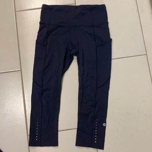 Navy Lulu lemon cropped pants